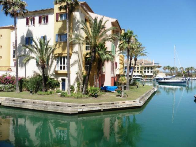 Apartamento Con Piscina ,Playa Con Vistas Panoramicas En La Marina De Sotogrande San Roque  Buitenkant foto